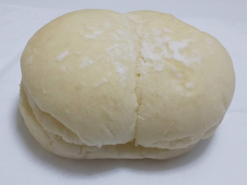 セブンイレブン「白バラ牛乳使用の白パン」3