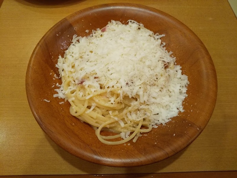 サイゼリヤ「たっぷりペコリーノチーズのカルボナーラ」1
