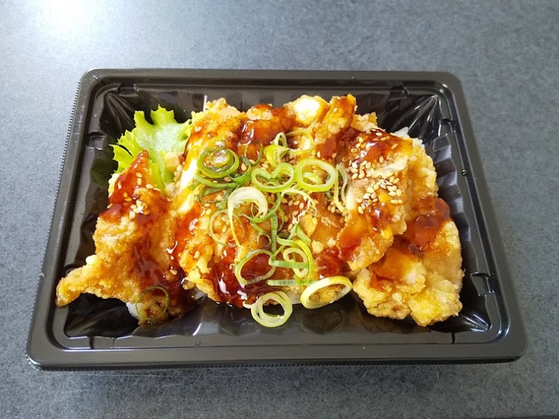 万代「甘辛チキンステーキ重」3