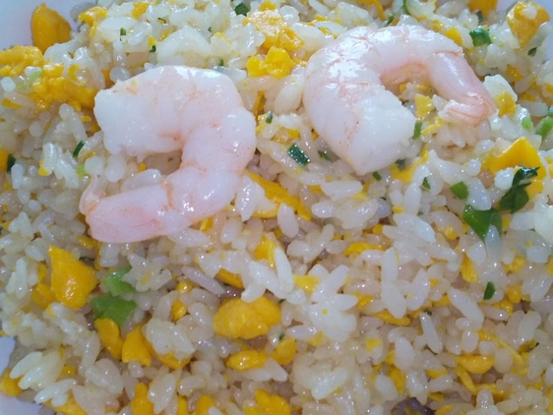 ニチレイフーズ「たっぷり卵のえび炒飯」5