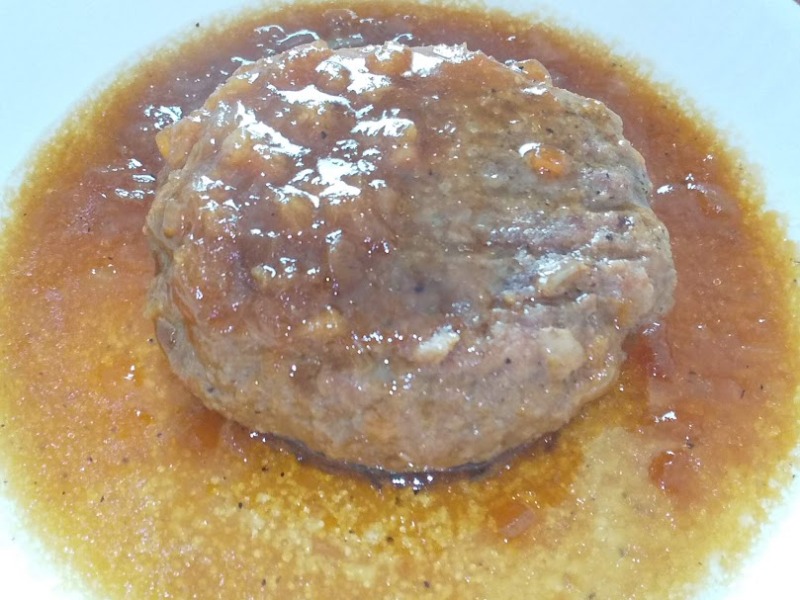 日本ハム「肉汁溢れるプレミアムハンバーグ（すだち果汁入り和風おろしソース）」4