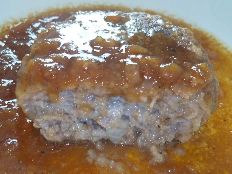 日本ハム「肉汁溢れるプレミアムハンバーグ（すだち果汁入り和風おろしソース）」5
