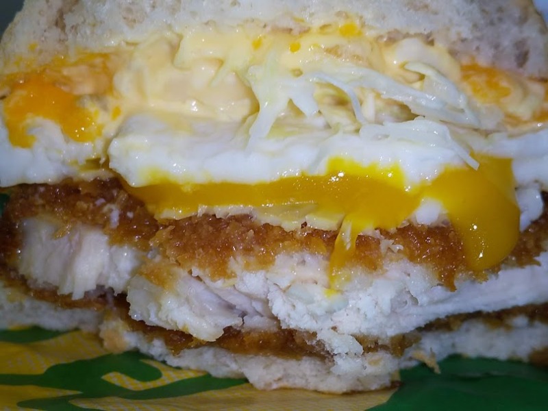 ケンタッキー「とろ～り月見和風カツバーガータマゴたっぷりタルタル」3