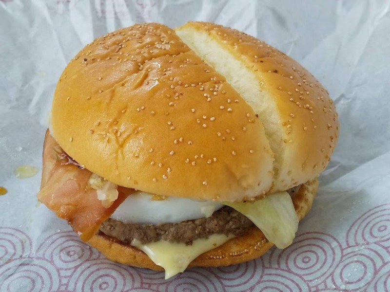 マクドナルド「サムライマック（炙り醤油風たまごベーコン肉厚ビーフ）」2