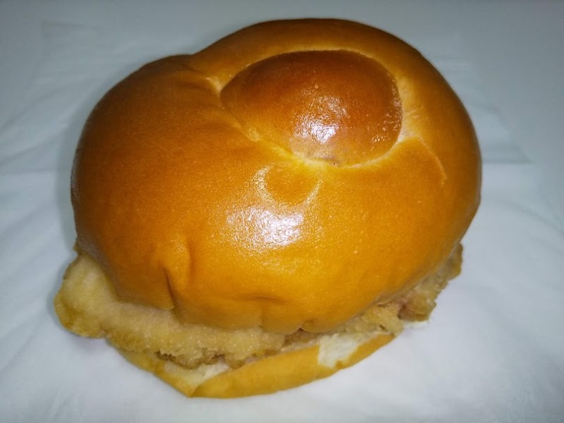 ローソン「照焼きタルタル鶏竜田揚げバーガー」3