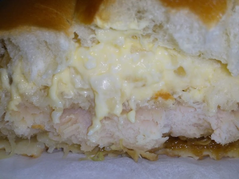 ローソン「照焼きタルタル鶏竜田揚げバーガー」5