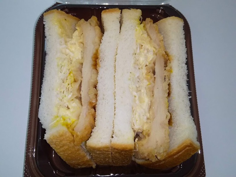 ローソン「タルタル鶏竜田揚げサンド」3