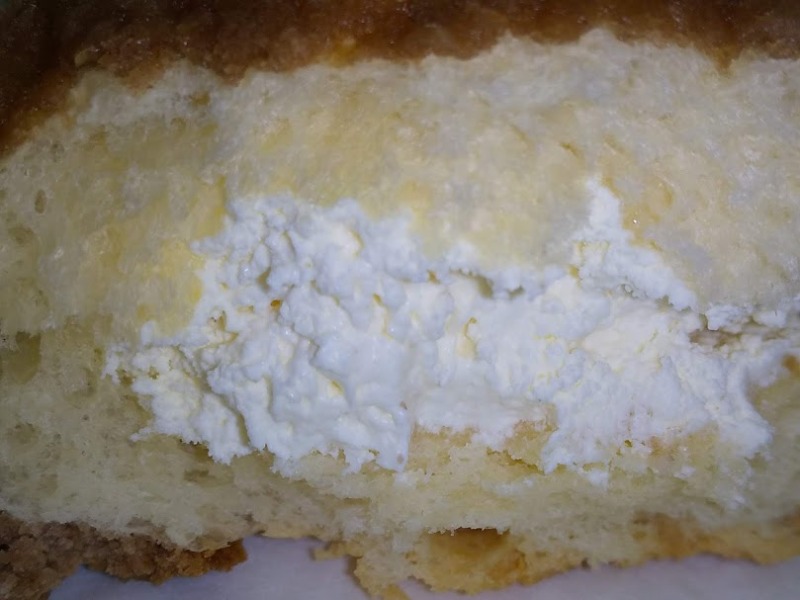 Pasco「ギルティホイップメロンパン」4