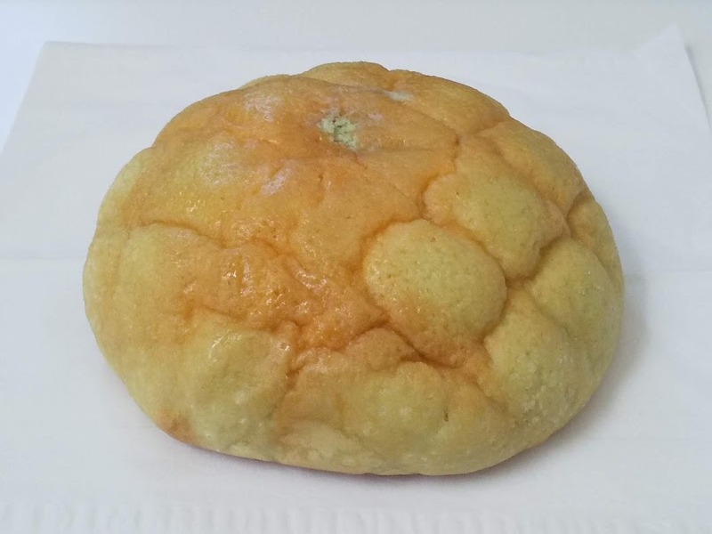 山崎製パン「大きなクラウンメロンパン」3